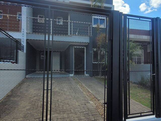 #467 - Casa para Venda em Cachoeirinha - RS