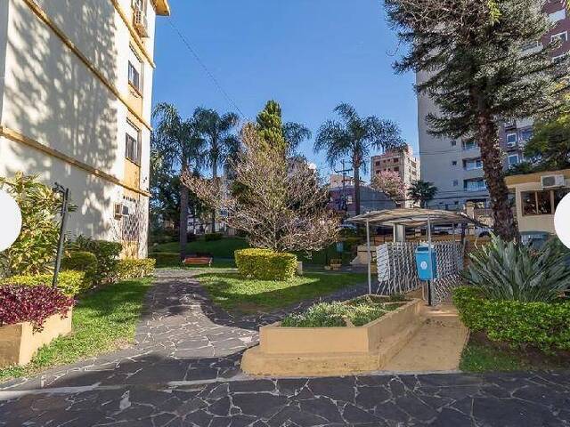 #493 - Apartamento para Venda em Porto Alegre - RS